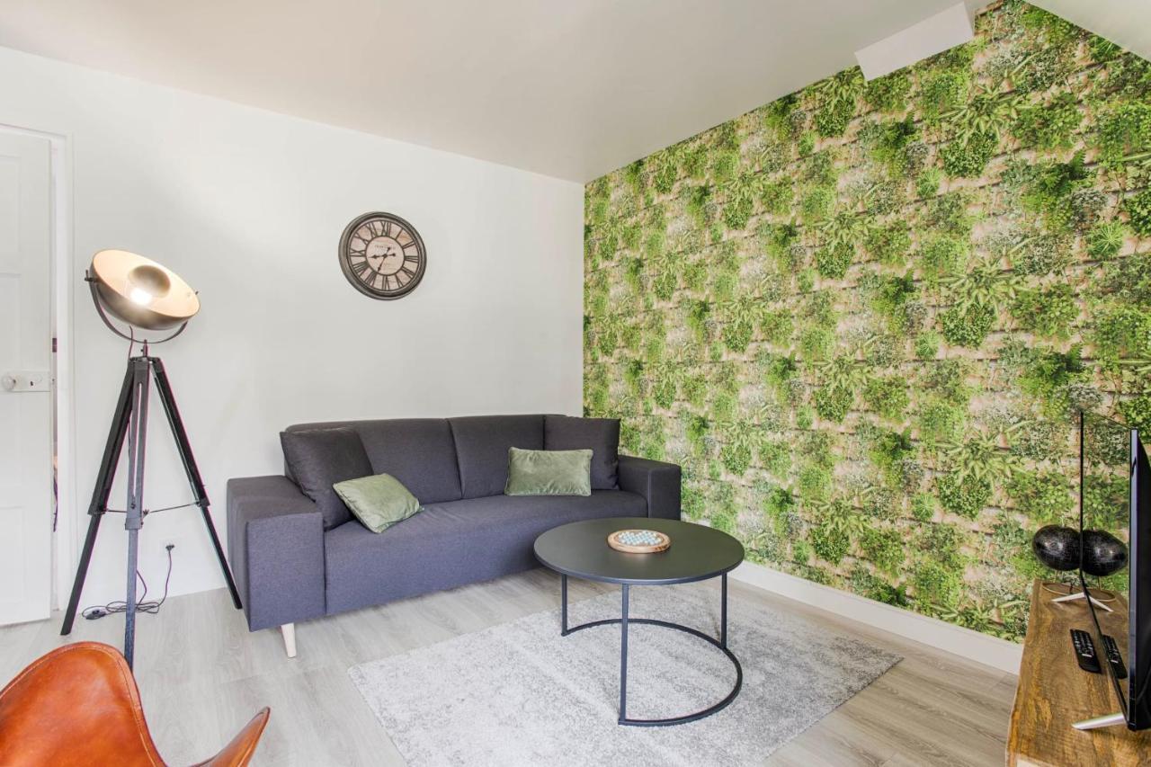 דירות פאלז La Casa Centra Charm At Falaise'S Downtown מראה חיצוני תמונה